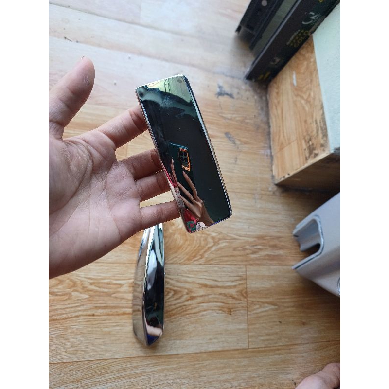 Trang trí niken xe máy điện Vespa