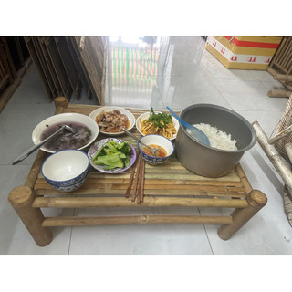 Bàn trà kiểu Nhật,bàn osin tre chân đứng Chất liệu tầm vong loại 1.Đã xử lý mối mọt.