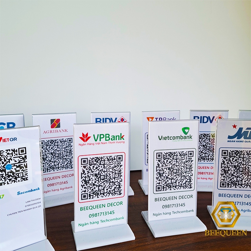 Bảng menu mica, mã QR code ngân hàng để bàn hoặc decal dán