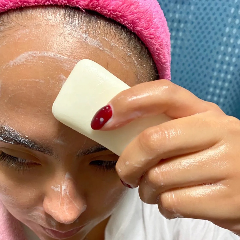 Xà bông dưỡng ẩm Lipikar Surgras La Roche Posay 150g