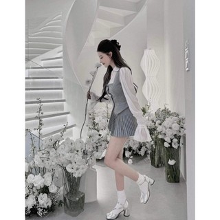 Set yếm váy 3 món áo gile và chân váy xếp ly kèm áo sơ mi tơ bèo trẻ trung