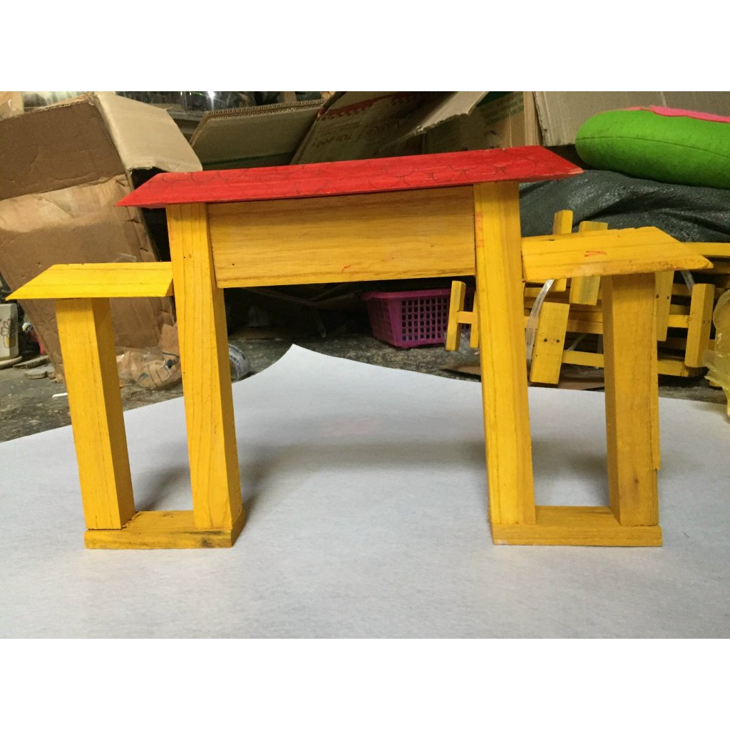 Đồ mầm non - Cổng gỗ có mũ trang trí mầm non đẹp