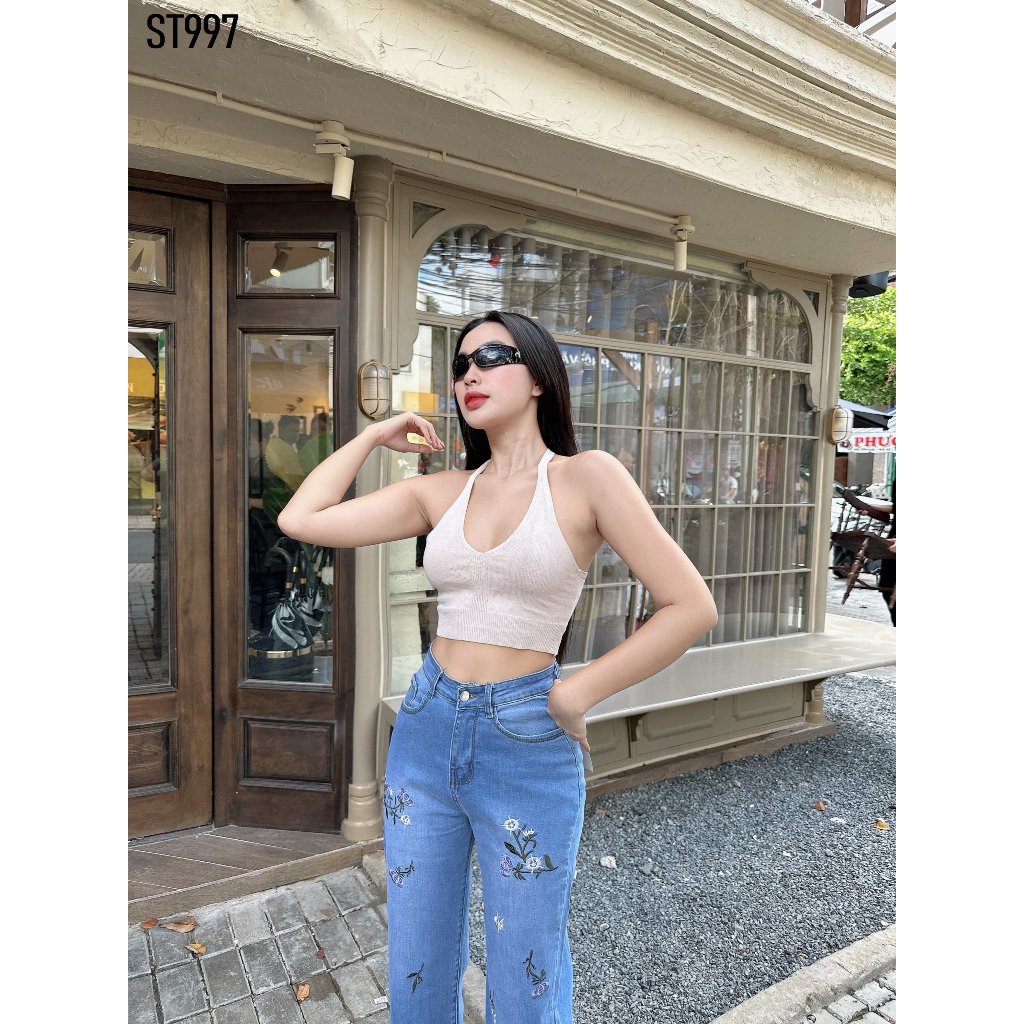 Quần jeans nữ suông lưng cao thêu hoa