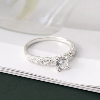 Nhẫn bạc nữ TWINKLE TIME bốn chấu viền xoắn nạm đá TT313