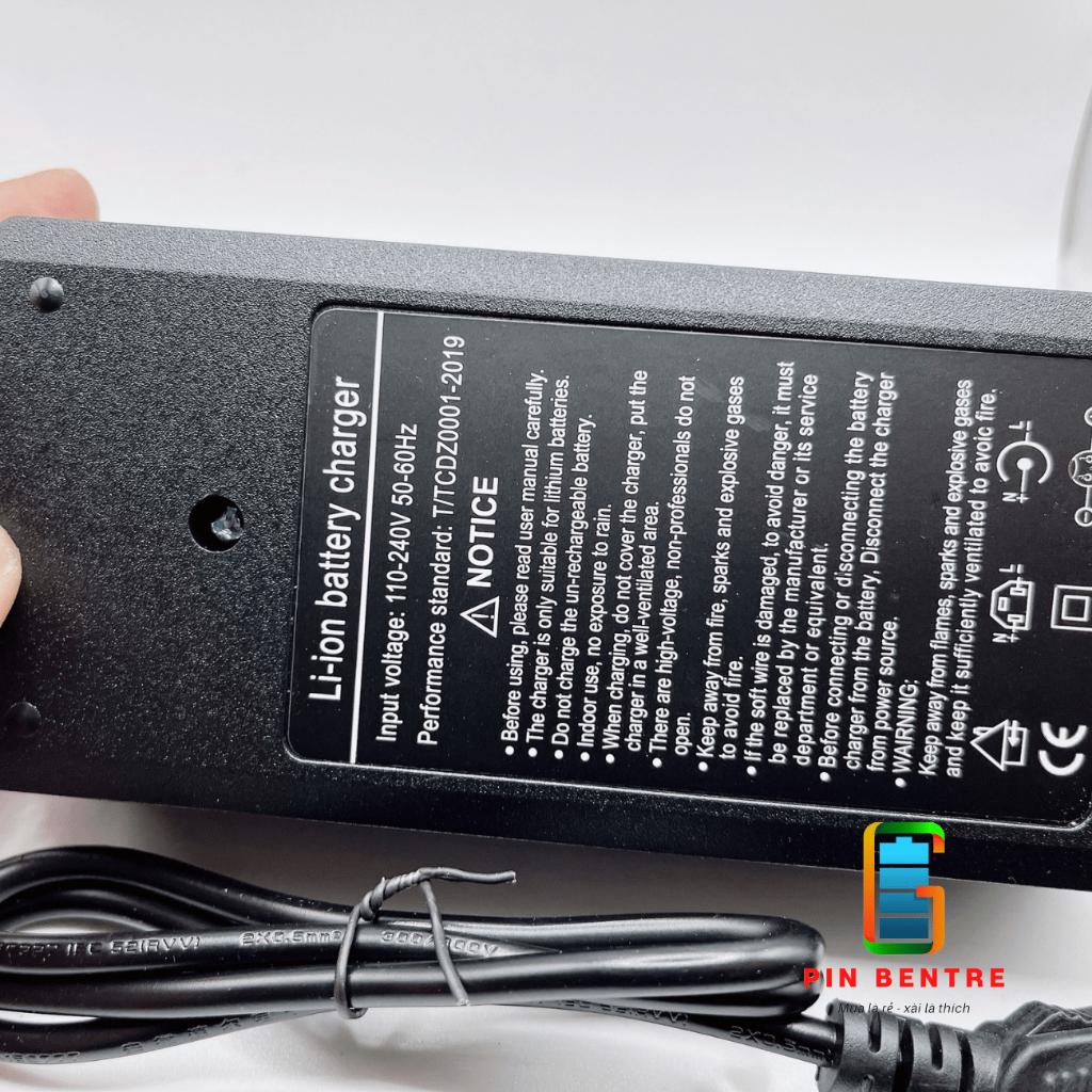 Sạc 13S - 3A dành cho Pin Sắt công suất cao 48V/54,6V Có quạt