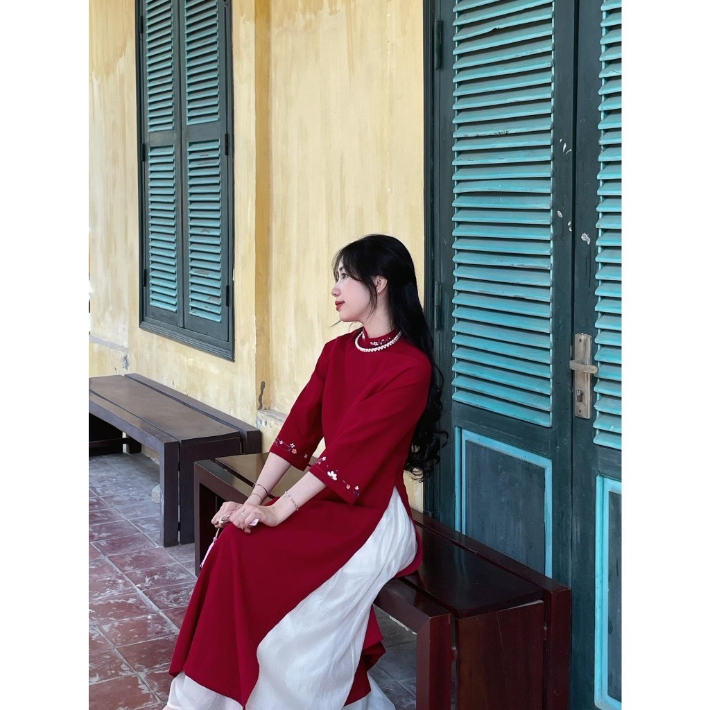Áo Dài Tết - Áo Dài Cách Tân Đỏ Dáng Suông Thiết Kế Hoa Thêu Chất Liệu Nhung Tăm Trẻ Trung Phù Hợp Với Mọi Lứa Tuổi