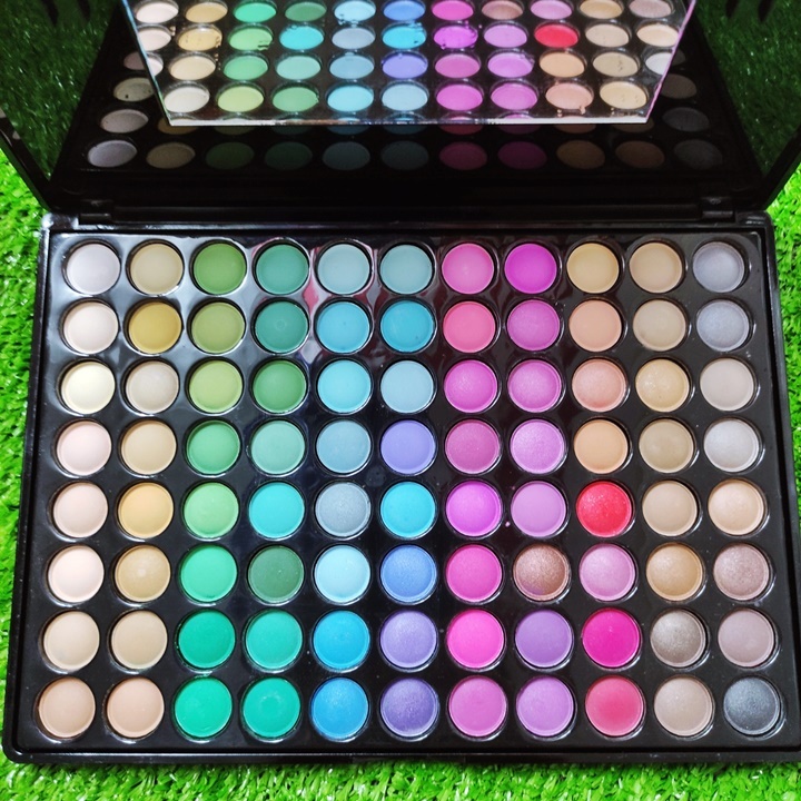 Bảng Phấn Mắt Trang Điểm Chuyên Nghiệp Đa Năng 88 Ô  P88 - SATP027