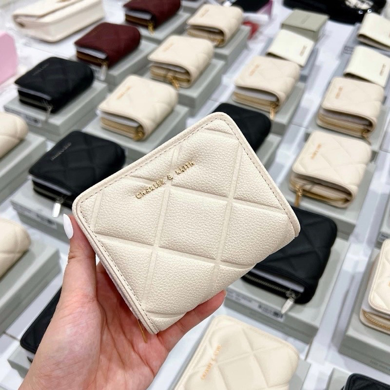 Ví ngắn CnK Anwen Quilted