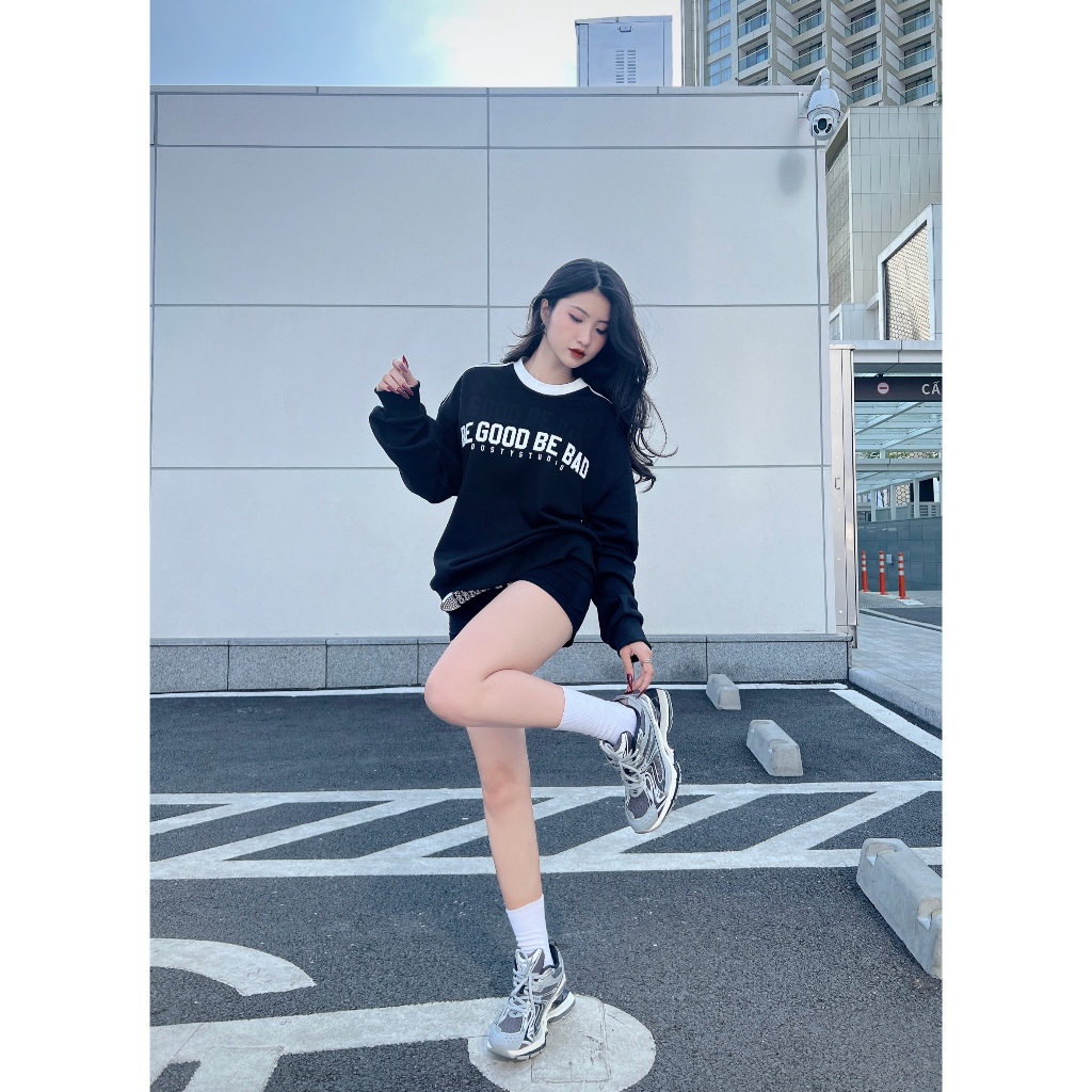 Áo Sweater Nam Nữ DUSTY STUDIO Phối 3 Sọc Nỉ Chân Cua hình in cao thành phong cách trẻ trung cá tính