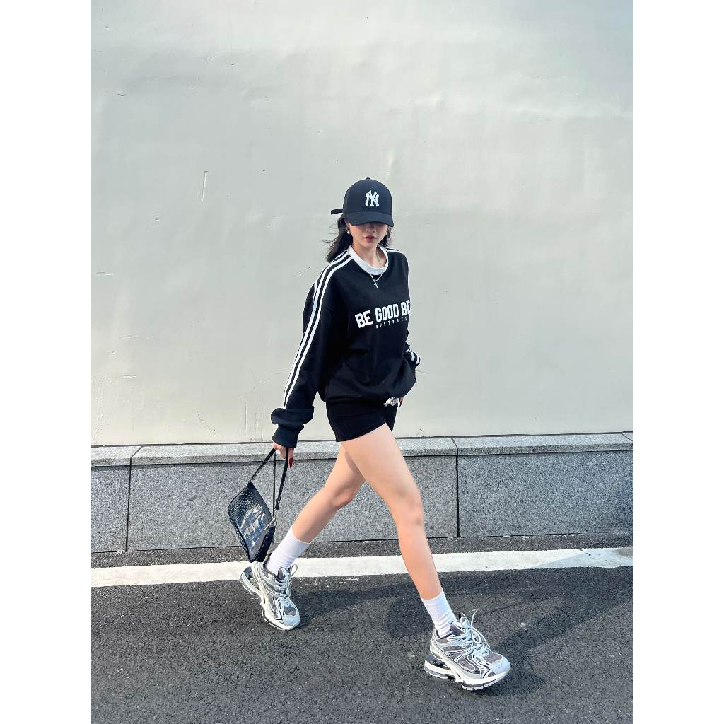 Áo Sweater Nam Nữ DUSTY STUDIO Phối 3 Sọc Nỉ Chân Cua hình in cao thành phong cách trẻ trung cá tính