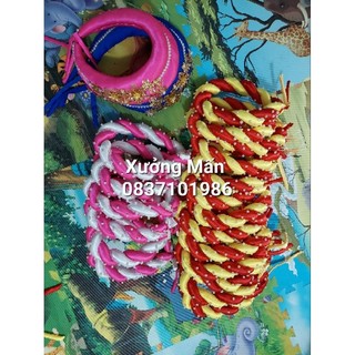 Vấn xoắn đính hạt trai .