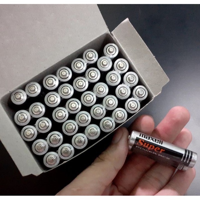 pin Maxell AA / AAA