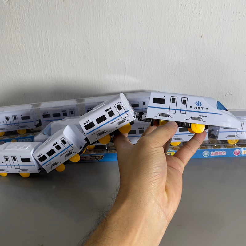 Đồ chơi đoàn tàu chạy pin 4 khúc cho bé