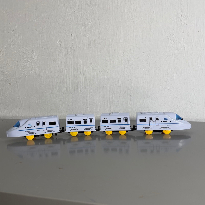 Đồ chơi đoàn tàu chạy pin 4 khúc cho bé