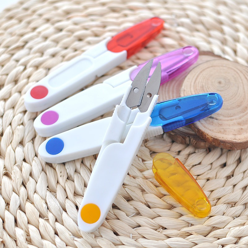 Kéo cắt chỉ có nắp