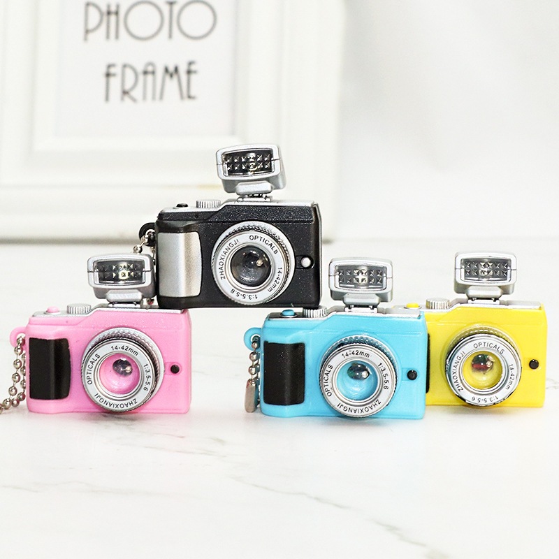 Mô hình móc khoá máy ảnh cực xinh trang trí mặt hình máy ảnh mini có đèn và âm thanh vui nhộn