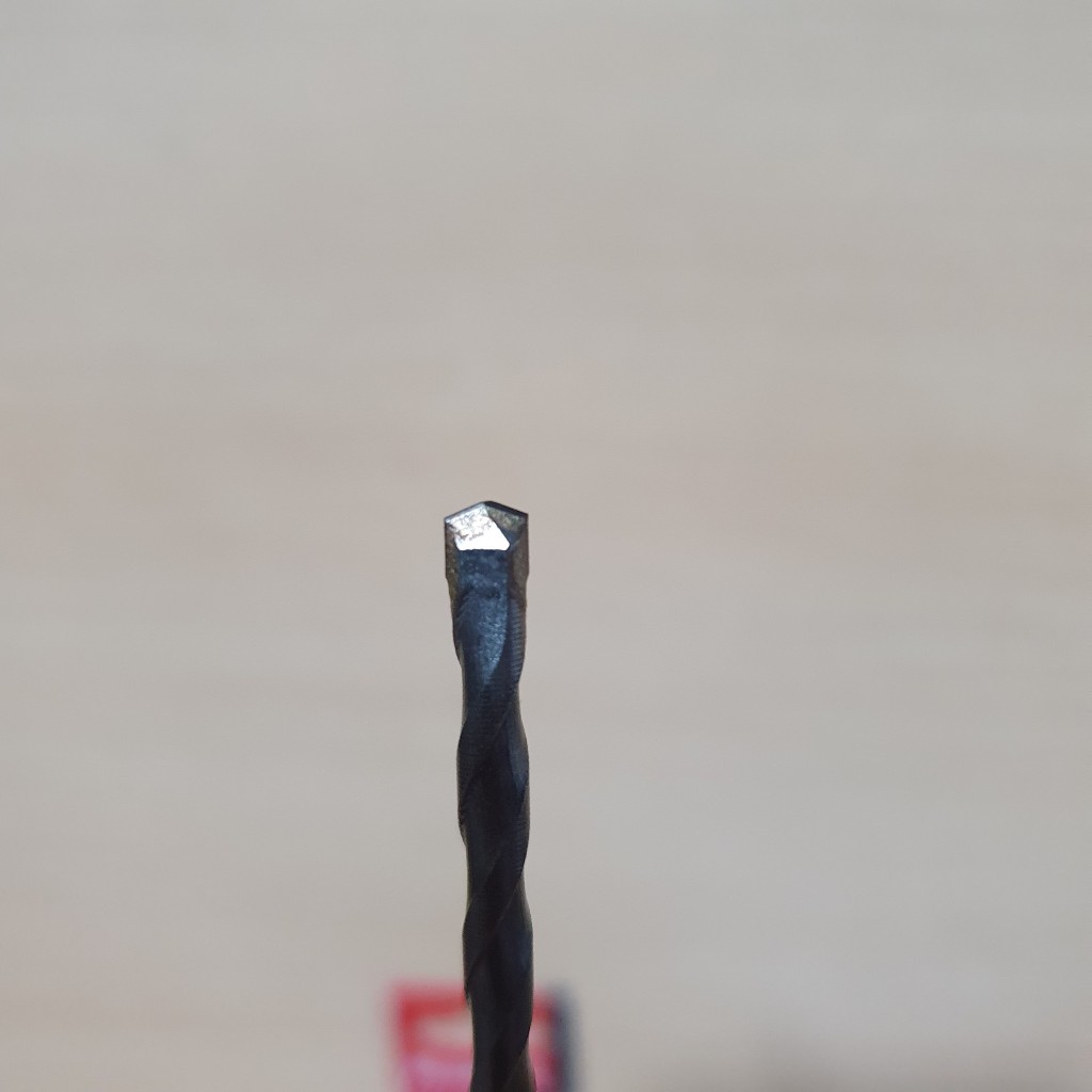 Mũi khoan bê tông gài 4mm Makita D-00016