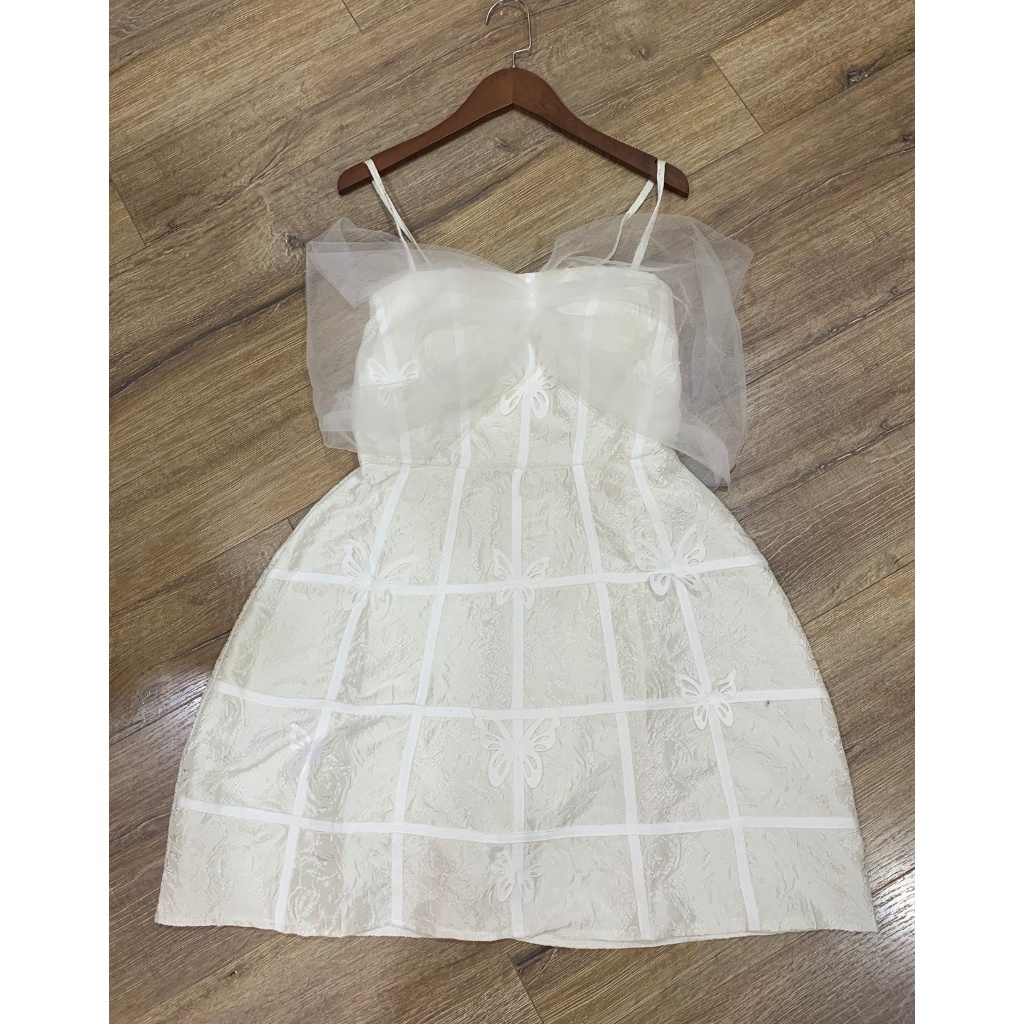 Váy Tafta gấm thiết kế dáng hai dây phối lưới trễ vai thân váy đính hồ điệp TP40  size SML