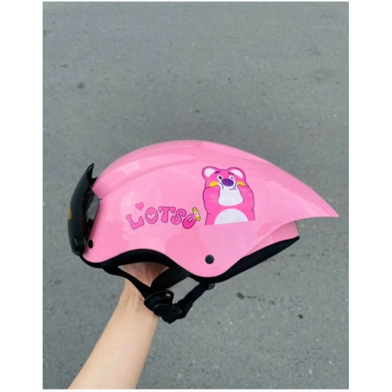 Mũ bảo hiểm gấu dâu trẻ em từ 10 đến 16 tuổi  tặng kèm tai mèo