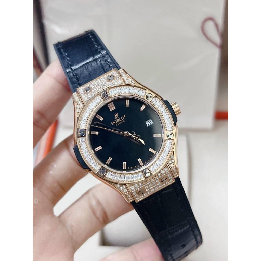 ĐỒNG HỒ CẶP HUBLOT GENEVE FUSION Black G full đá  - SIZE 34,42mm- Máy quazt-chống nước- Bảo Hành 24 Thángg