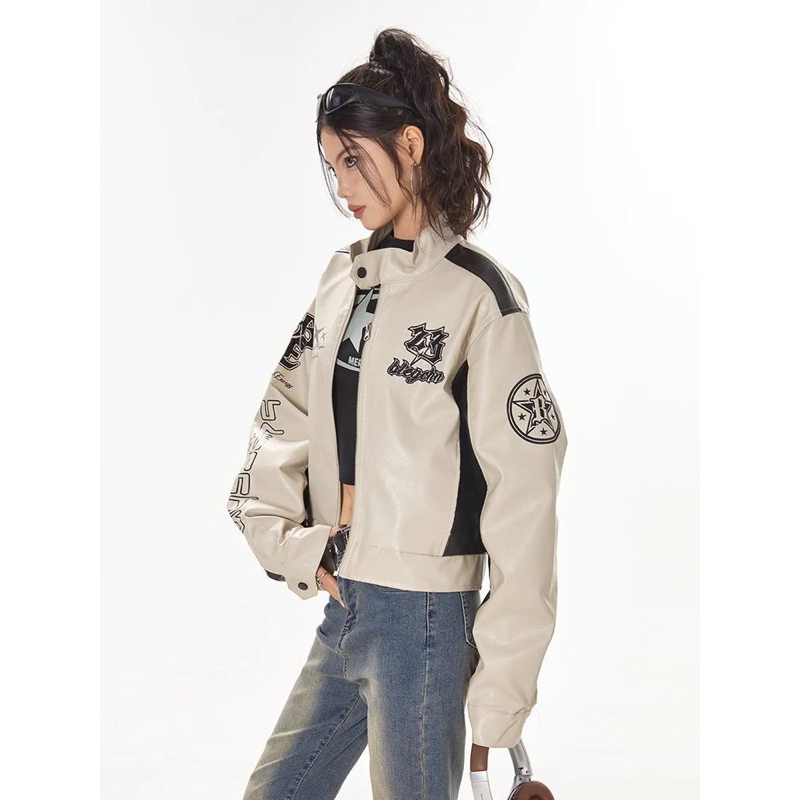 Áo khoác bóng chày dáng ngắn Bleg chất liệu da PU hoạ tiết thêu