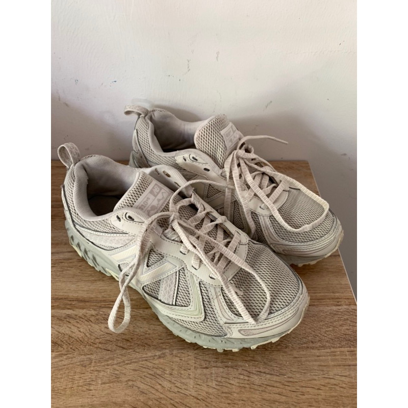 Cần pass New Balance trắng fit size 38 mẫu đẹp 2hand