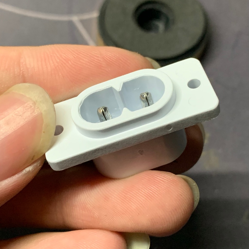 Ổ nguồn AC Jack cái Chân Số 8 loại  220V hàng xịn