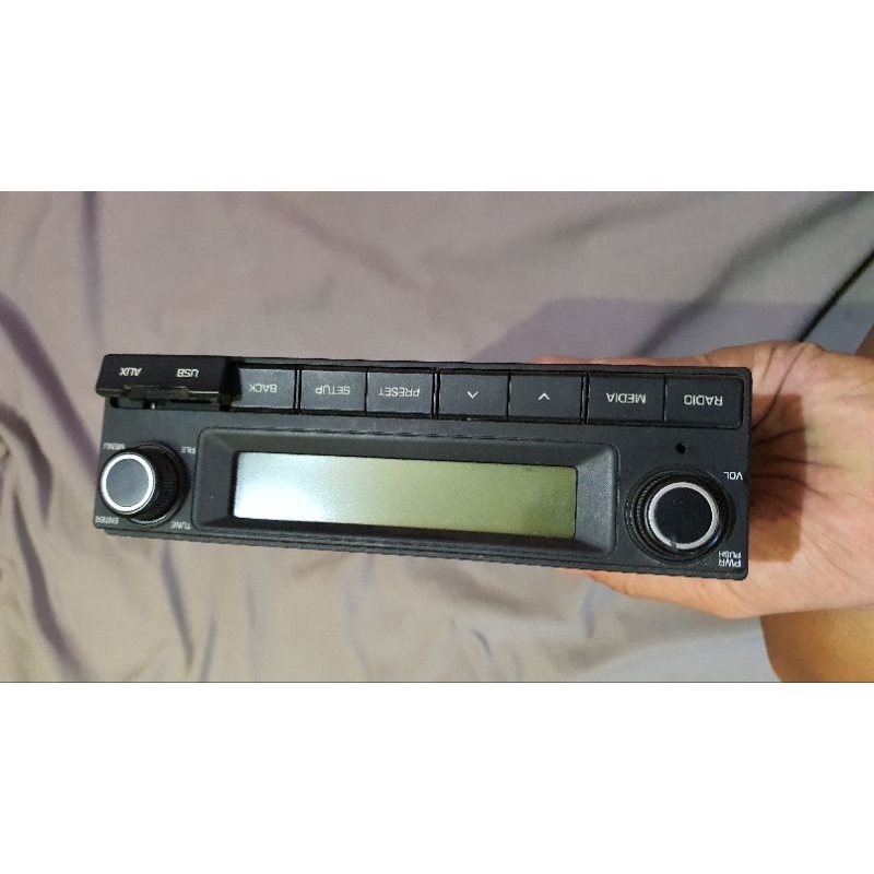 Máy phát nhạc liền Amply xe KIA HYUNDAI. Tính năng. aux usb radio.