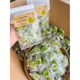 Túi 500G - Kẹo dừa non lá dứa cuộn bánh phồng