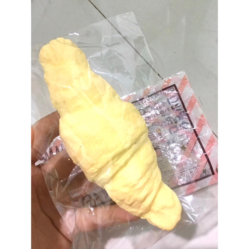 Squishy bánh bơ CH