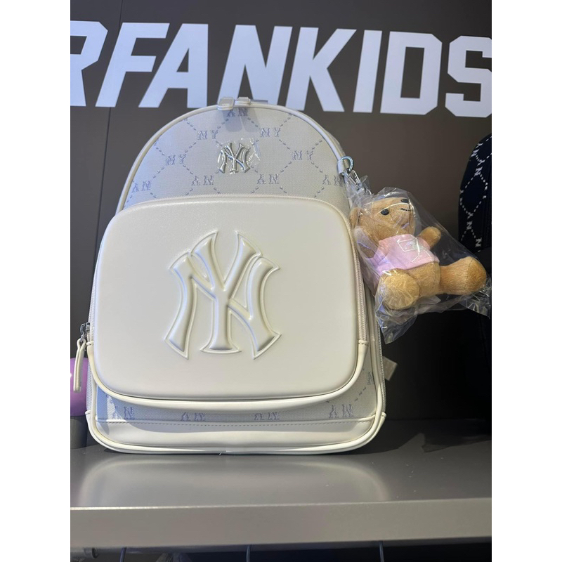 Balo Monogram MLB kèm móc khoá