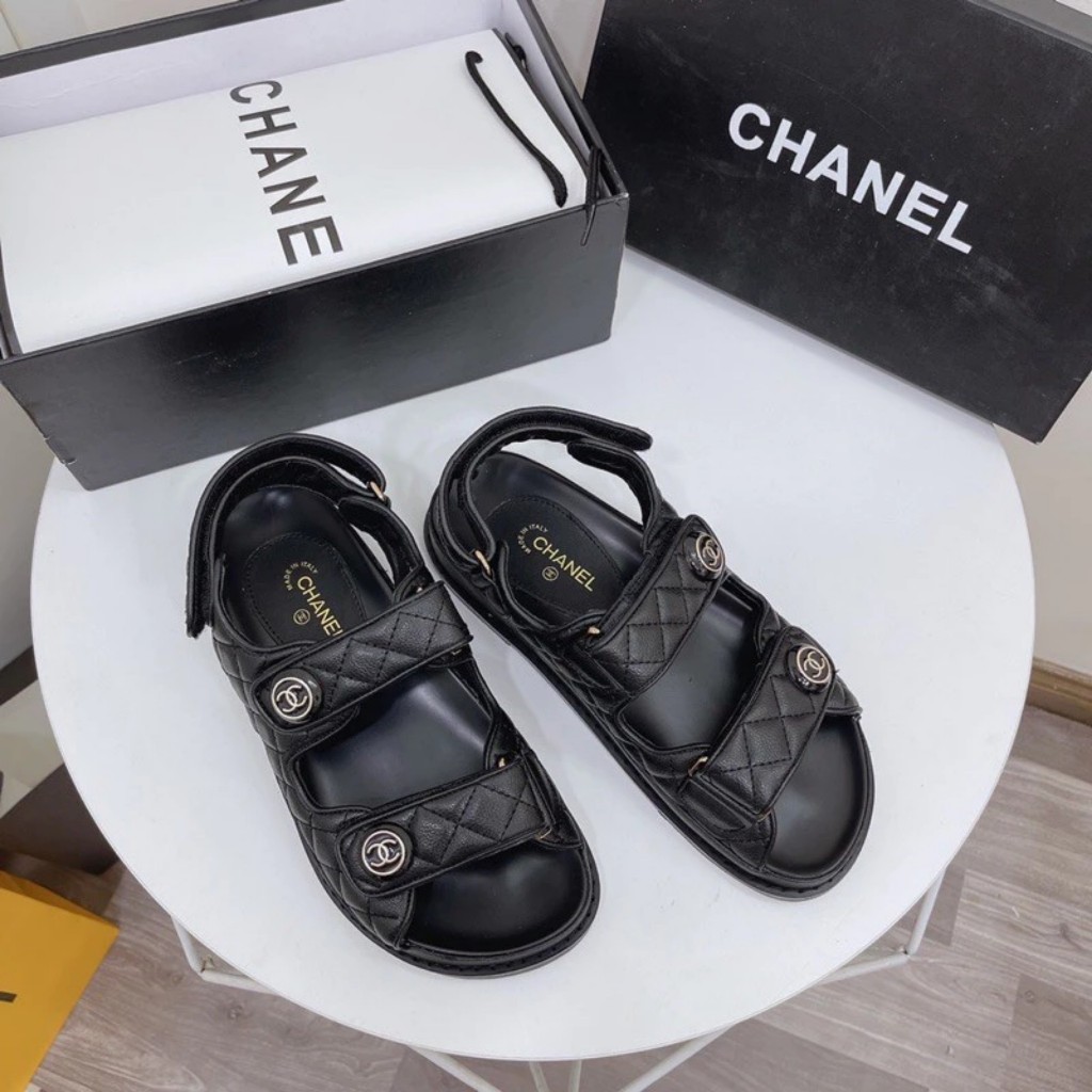 Sandal nữ quai dán trần chỉ khuy tròn C C đế thấp Nguyên hộp hãng cao cấp