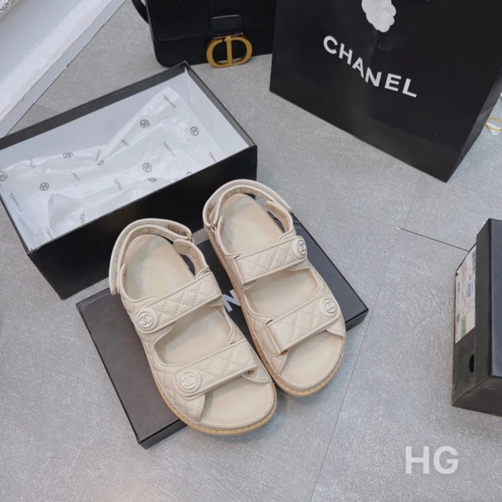 Sandal nữ quai dán trần chỉ khuy tròn C C đế thấp Nguyên hộp hãng cao cấp
