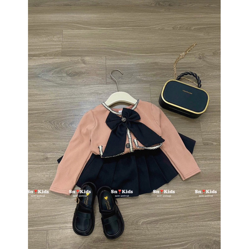 Set váy tăm nơ đen bé gái