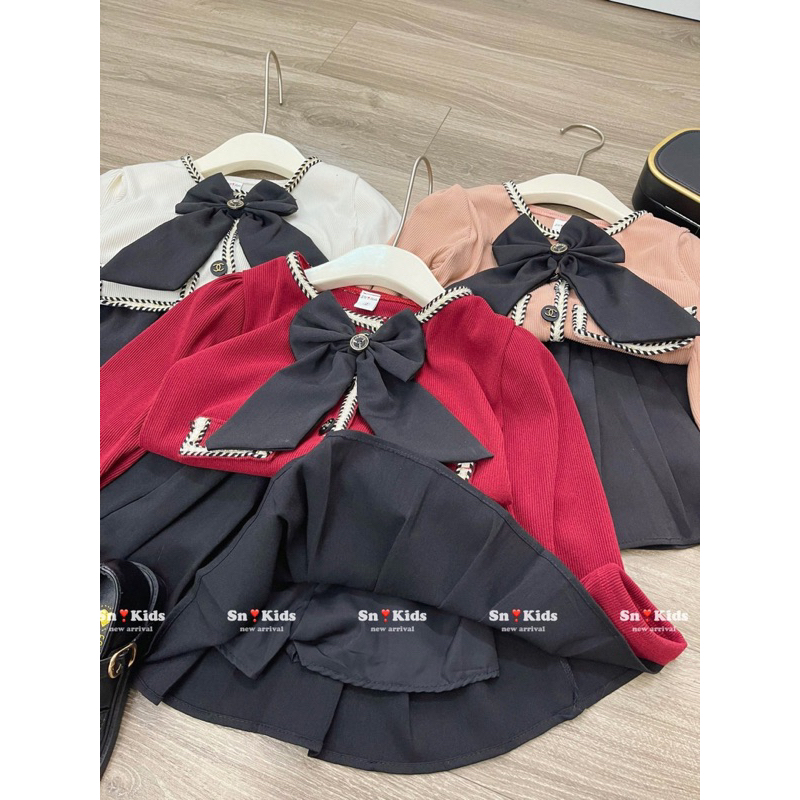 Set váy tăm nơ đen bé gái