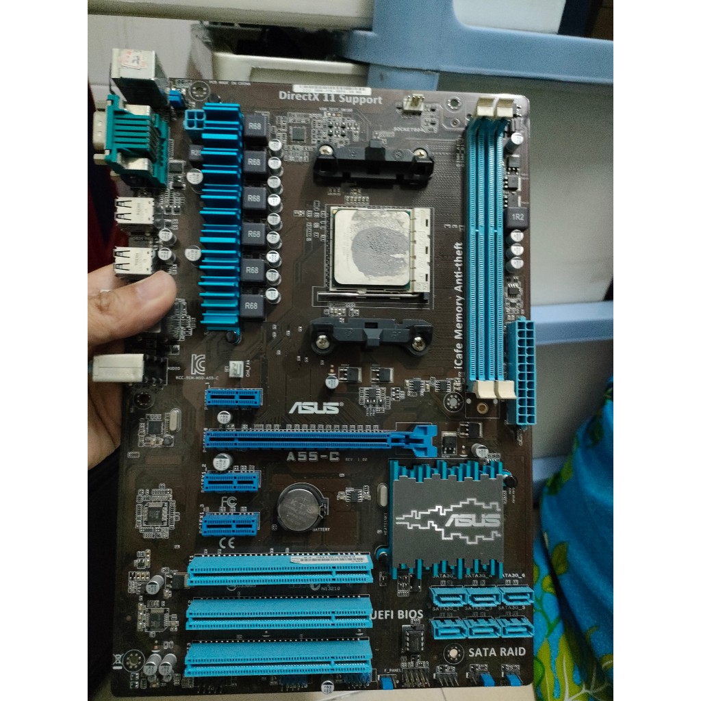Combo AMD A55 + A8 6500 có Fan mất miếng chắn main.