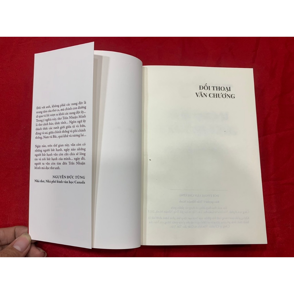 Sách - Đối thoại văn chương - Tân Việt