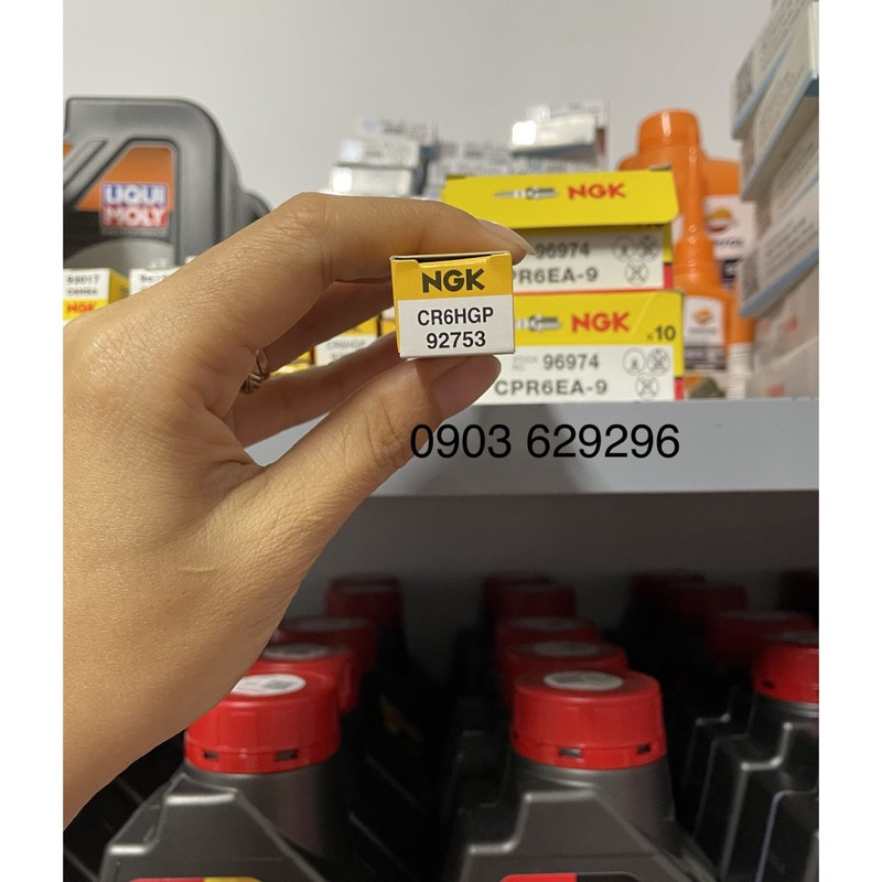 BUGI NGK BẠCH KIM CHÂN NGẮN CR6HGP gắn DREAM, WAVE, YAHAMA SIRIUS, JUPITER, SUZUKI VIVA