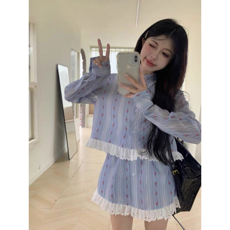 Set áo sơ mi kẻ sọc thêu hoa phối chân váy ren thời trang hàn quốc