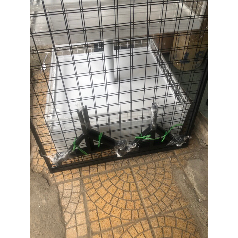 Chân đứng gắn khung lưới