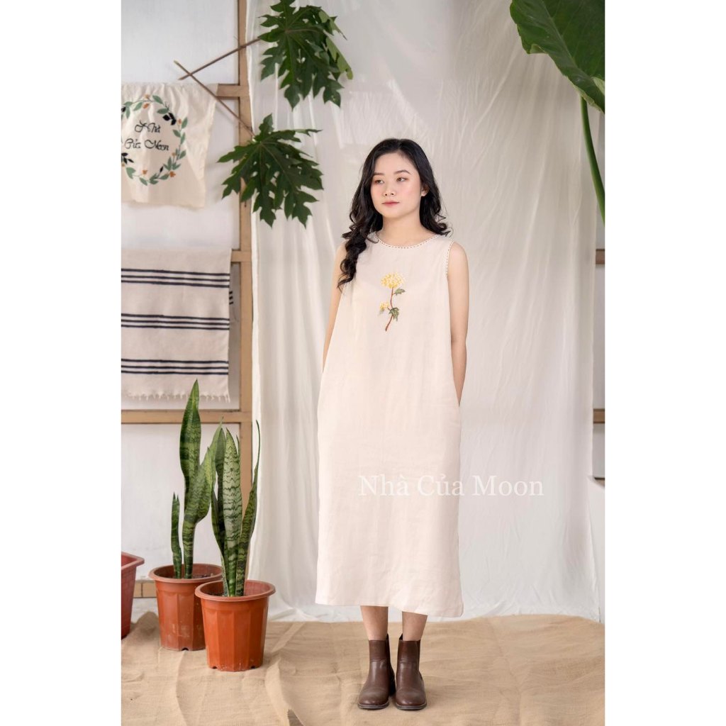 Đầm sát nách Linen Tưng 2 lớp thêu tay chùm bông cẩm tú cầu- Nhà Của Moon