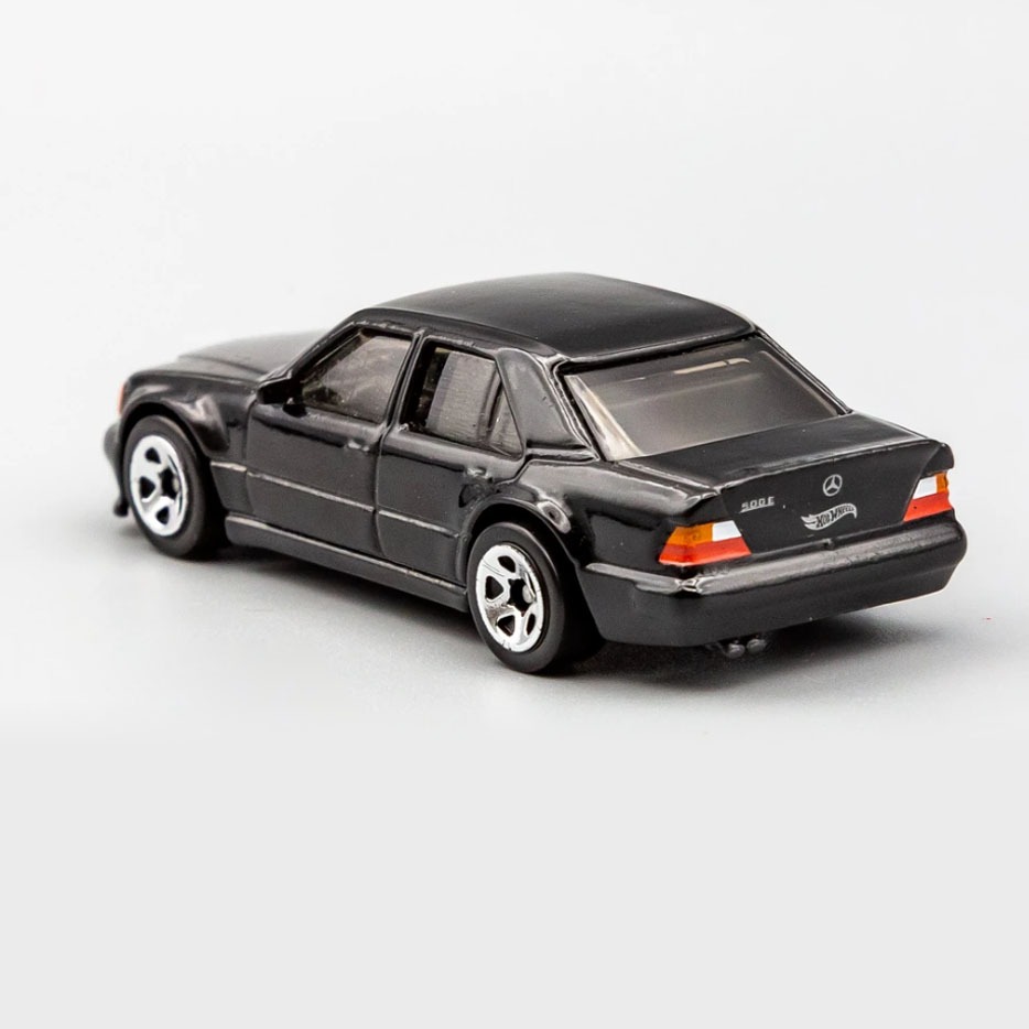 Xe mô hình Hot Wheels Mercedes-Benz 500 E