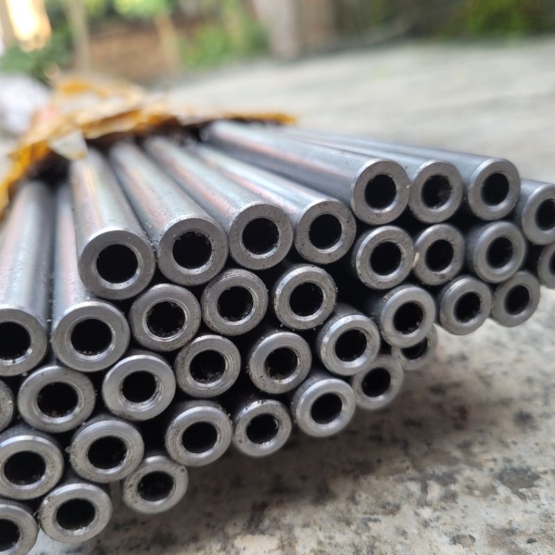 Ống thép đúc liền mạch f12 lỗ 6.4mm dài 70cm