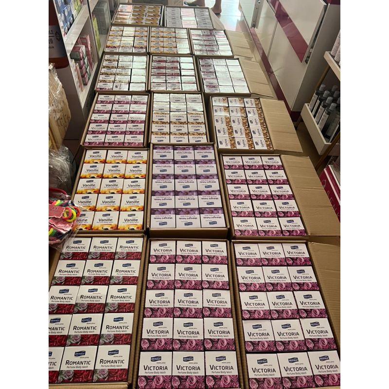 Combo sữa tắm dưỡng thể hương nước hoa Victoria chính hãng