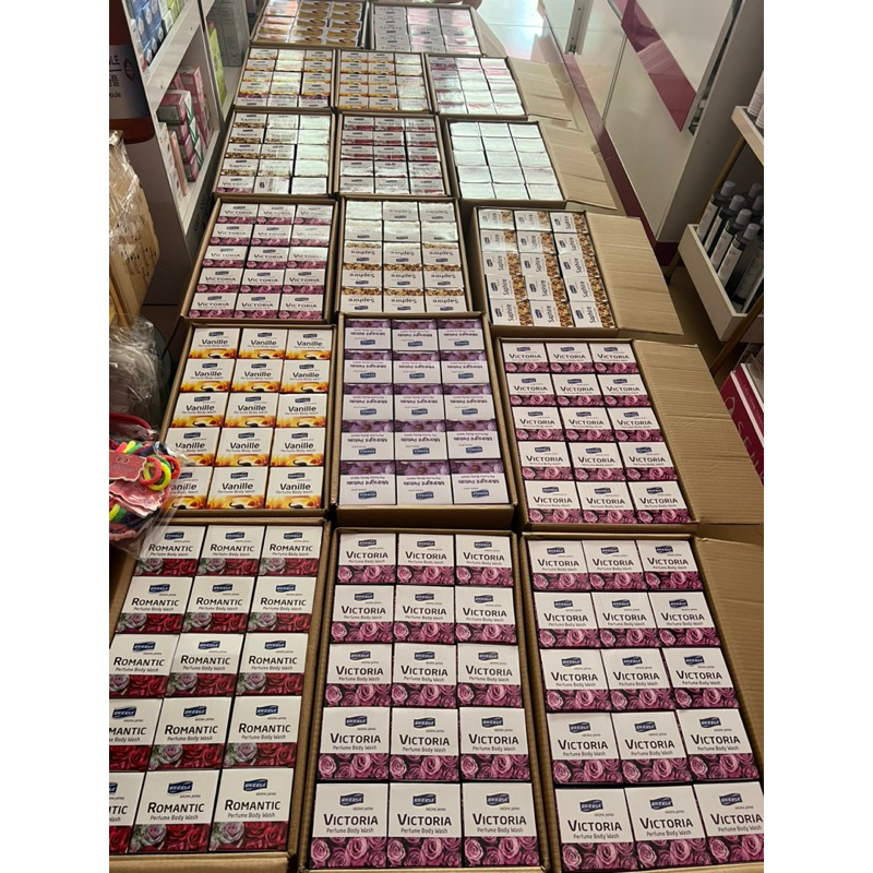 Combo sữa tắm dưỡng thể hương nước hoa Victoria chính hãng