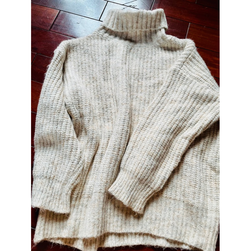 Áo len màu kem