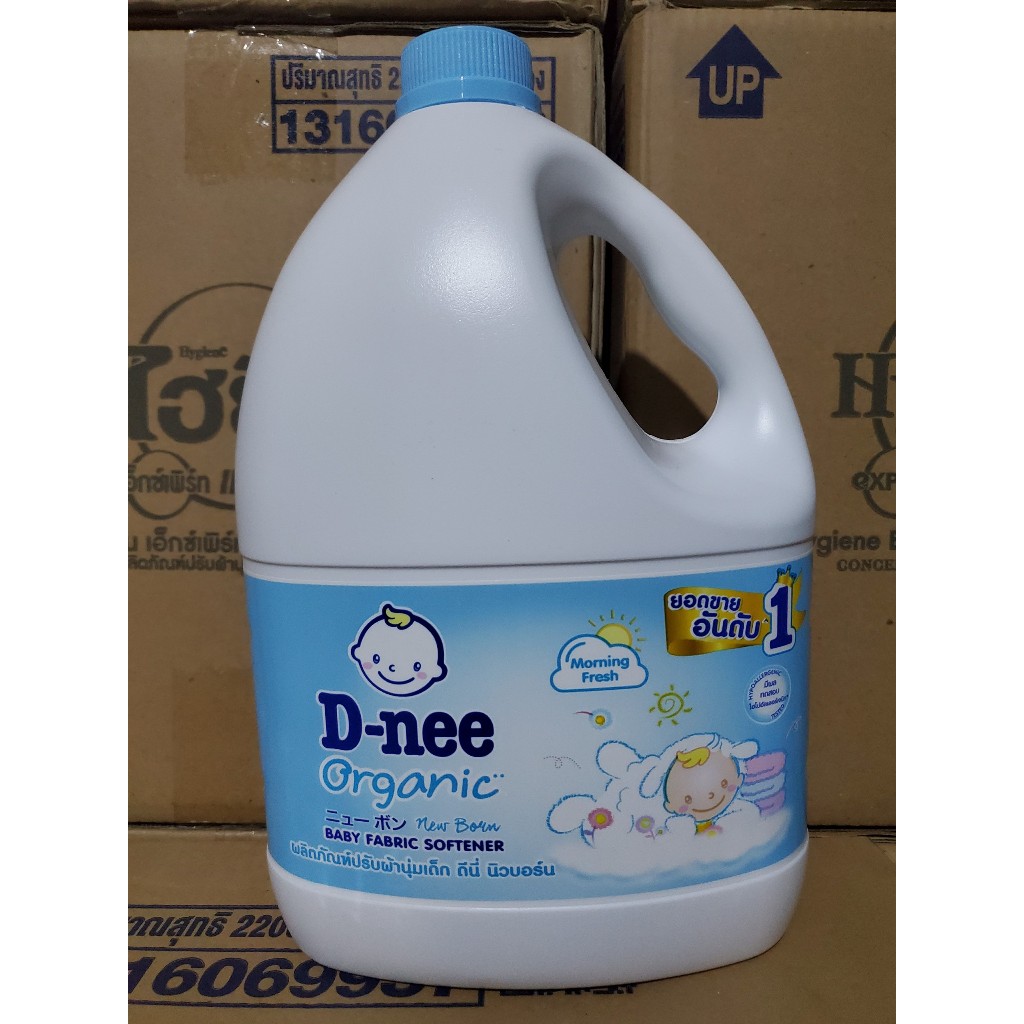 Nước Xả Vải Dnee (màu Xanh) hàng chuẩn Thái Lan 2800 ml ( mẫu mới)