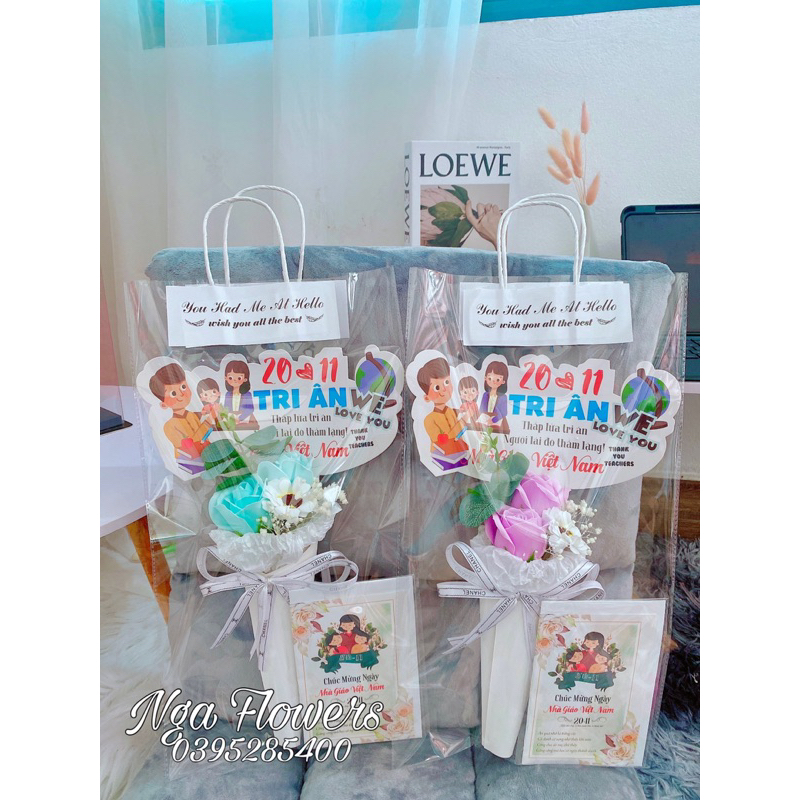Bó Hoa 3 Bông Mix Kèm Túi Xách Thiệp Nhân Ngày 20/11