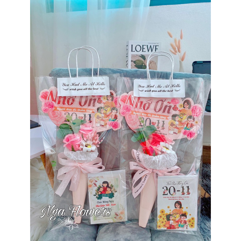 Bó Hoa 3 Bông Mix Kèm Túi Xách Thiệp Nhân Ngày 20/11