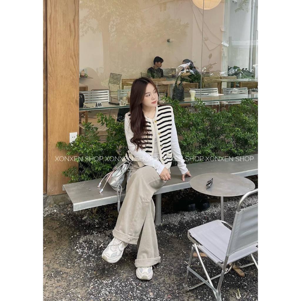 Áo len gile XONXEN SHOP QUY NHƠN 4nút hai túi ngang ,chất vải dày dặn , có 2 màu sọc kem và xanh đen mã 2218